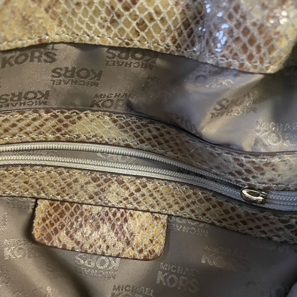 MICHAEL KORS .Elegant Snakeskin Patterned Tote Bag . - Picture 8 of 13